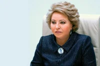 В Совфеде предложили заменить дедлайн на «срок исполнения», а кофе-брейк — на «перерыв»