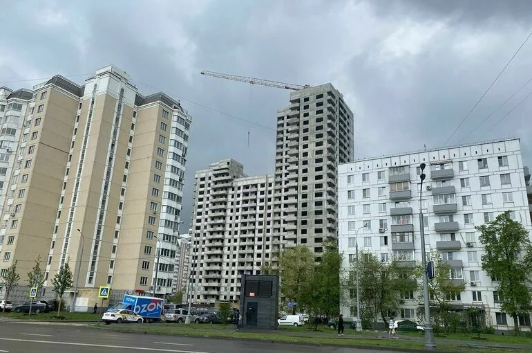Ввод жилья в Петербурге снизился на 63 процента