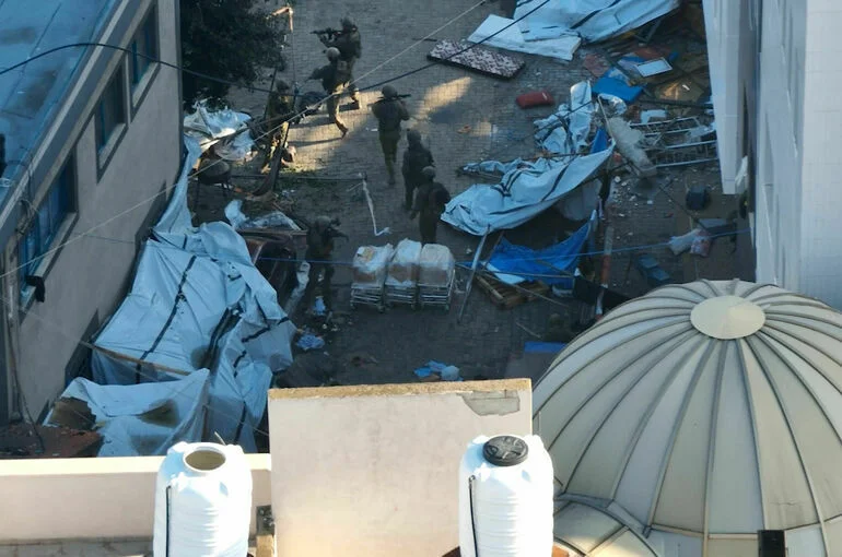 В Газе обвинили ЦАХАЛ в убийстве 30 человек, пытавшихся покинуть больницу