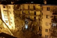 МЧС: Под завалами части обрушившегося в Астрахани дома людей нет