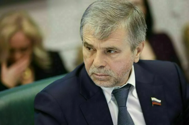 Хамчиев пояснил важность обеспечения аграриев семенами в условиях санкций