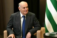 Президент Абхазии прибыл в Москву с рабочим визитом