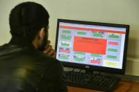 Нелегальным мигрантам могут запретить водить машину и получать права