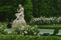 Власти Франции запретят курить на пляжах и в парках