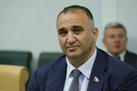 Ахмадов высоко оценил господдержку туристической отрасли