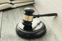 Суд ЕС постановил снять санкции с Александра Пумпянского