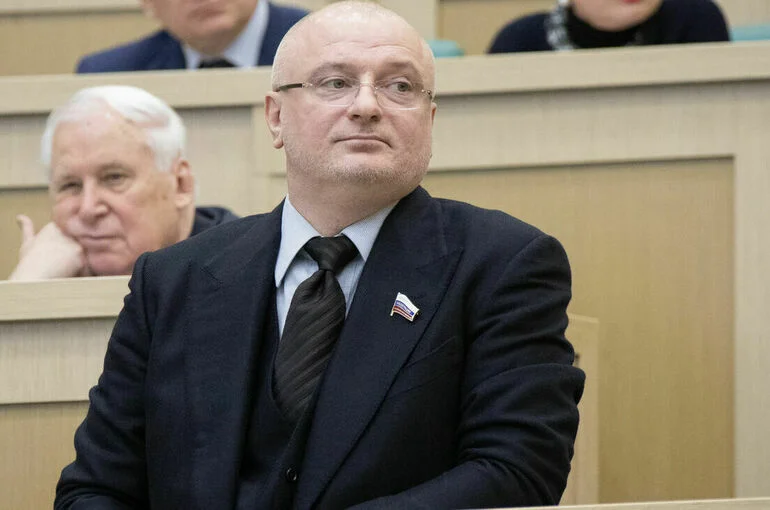 Андрей Клишас рассказал, как Конституция помогает людям в повседневной жизни
