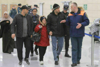 Спецборт МЧС доставил в Москву еще 120 россиян