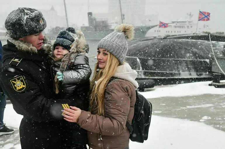 Военным сохранят детские пособия при выходе на службу