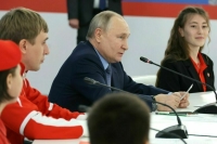 Путин рассказал, как мама поставила его в угол в три года