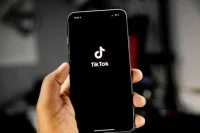 Суд в Москве оштрафовал TikTok за ролики о «зацеперах»