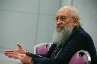 Вассерман считает, что в РФ можно развивать телепередачи, опровергающие фейки