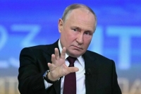 Президент призвал убрать женщин-корреспондентов с передовой