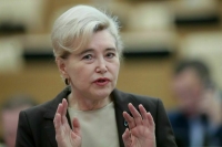 Депутат Фролова: Повышение выплат земским докторам важно для новых регионов