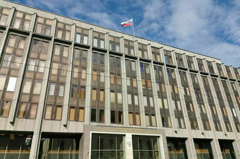 Комитет Совфеда поддержал первоочередной прием в колледжи участников СВО