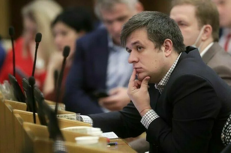 Толмачев: На примерах павших героев растет целое поколение