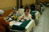 Постояльцам домов престарелых предложили дать право готовить себе еду