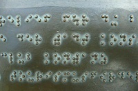 Офтальмолог рассказал, что такое азбука Брайля