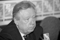 Умер бывший глава Конституционного суда Марат Баглай