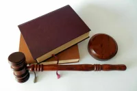 Директора ЧОПа приговорили к 3 годам условно после стрельбы в школе в Ижевске