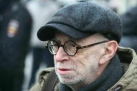 Умер пострадавший в ДТП поэт Лев Рубинштейн