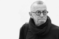 Сбивший поэта Рубинштейна водитель дал подписку о невыезде