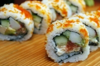 В Новосибирске произошло массовое отравление после употребления роллов