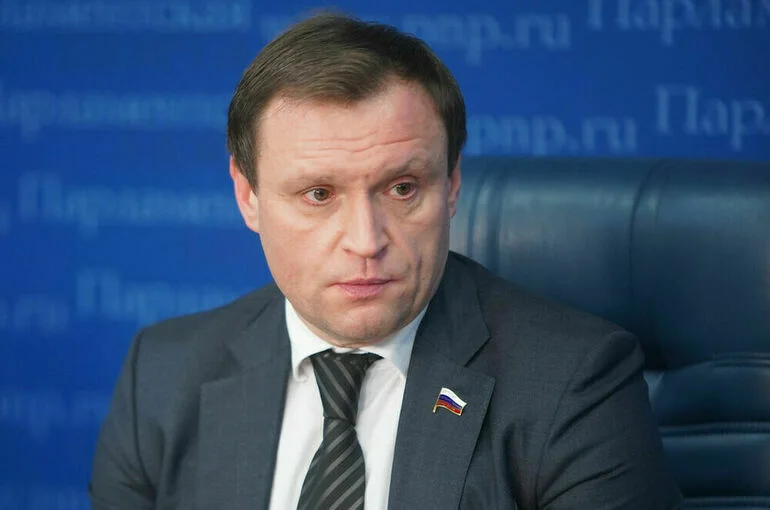 Пахомов напомнил, кто отвечает за сферу ЖКХ