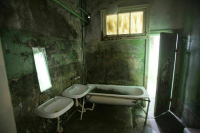 Собственники аварийного жилья смогут получить квартиры вне очереди