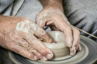 Предпенсионеров предложили защитить от сокращения штата