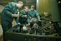 В кабмине готовят методические рекомендации по трудоустройству подростков