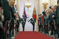 От скипетра до штандарта: как менялись регалии правителей нашей страны