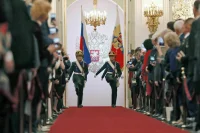 От скипетра до штандарта: как менялись регалии правителей нашей страны