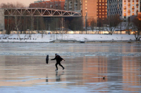 В Москве объявлен желтый уровень погодной опасности из-за гололеда