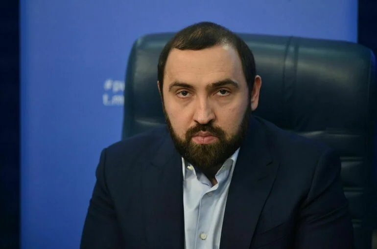 Хамзаев считает недопустимым имитацию госнаград