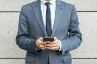 Удастся ли парламентариям провести один день без мобильного телефона?