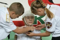 Школьников научат спасаться от атомной бомбы и перевязывать раненых