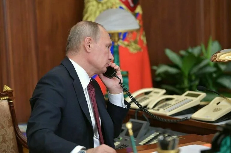 Путин поздравил Алиева с победой на выборах президента Азербайджана 