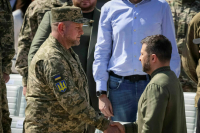 Зеленский присвоил Залужному звание героя Украины