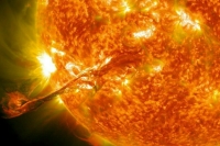 Ученые зафиксировали сильную вспышку на Солнце