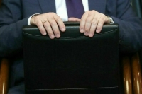 Адвокатов хотят лишать статуса за ПМЖ вне России