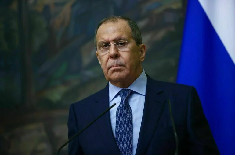 Лавров: Защита прав российских граждан за рубежом остается приоритетом