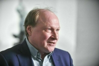 Вучич наградил советника Президента России Толстого орденом