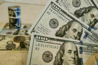 Центробанк не планирует отменять ограничения на снятие наличной валюты