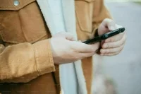 Россияне жалуются на сбои в работе YouTube, Viber и WhatsApp
