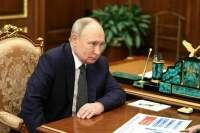 Президент призвал власти всех уровней не забывать об угрозах стране