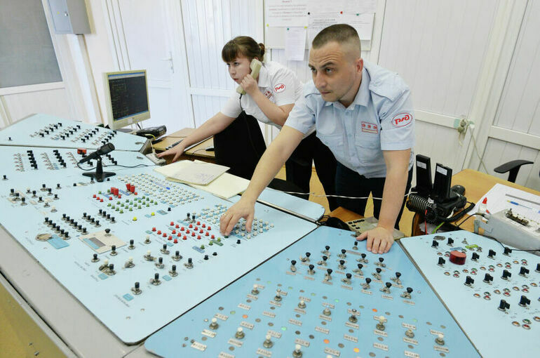 Поезда перестали ходить из-за постороннего предмета на путях в Самарской области