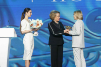 Матвиенко назвала качества российских женщин, помогающие поддерживать бойцов СВО  