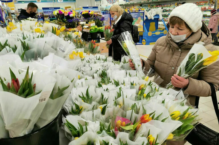 Эксперт ЦБ рассказал, как мошенники воруют деньги россиян перед 8 Марта