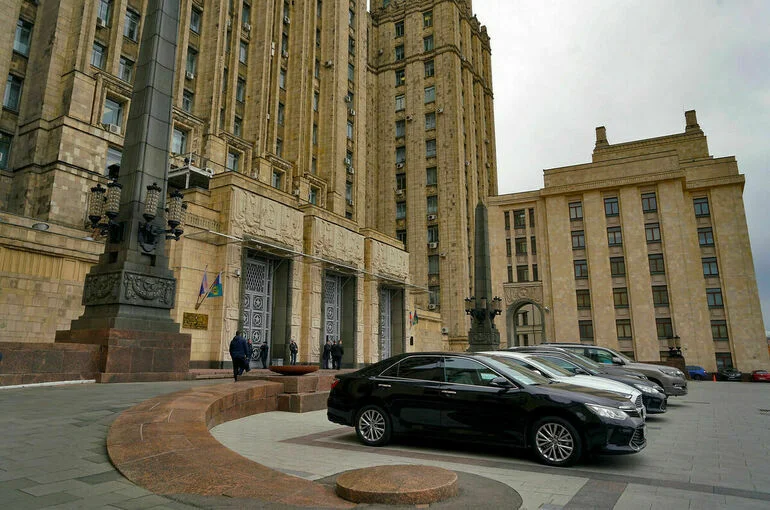 Послу Швейцарии заявлен протест в связи с решением об изъятии активов РФ